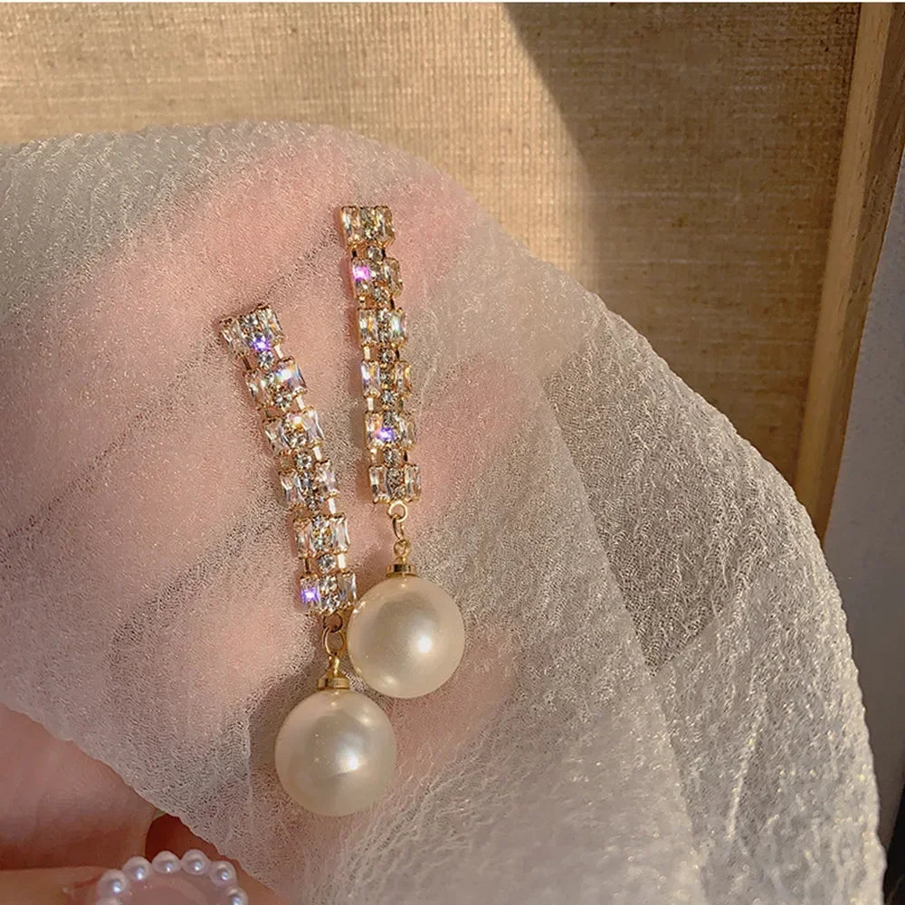 New Trend Simulation Pearl Long Earrings